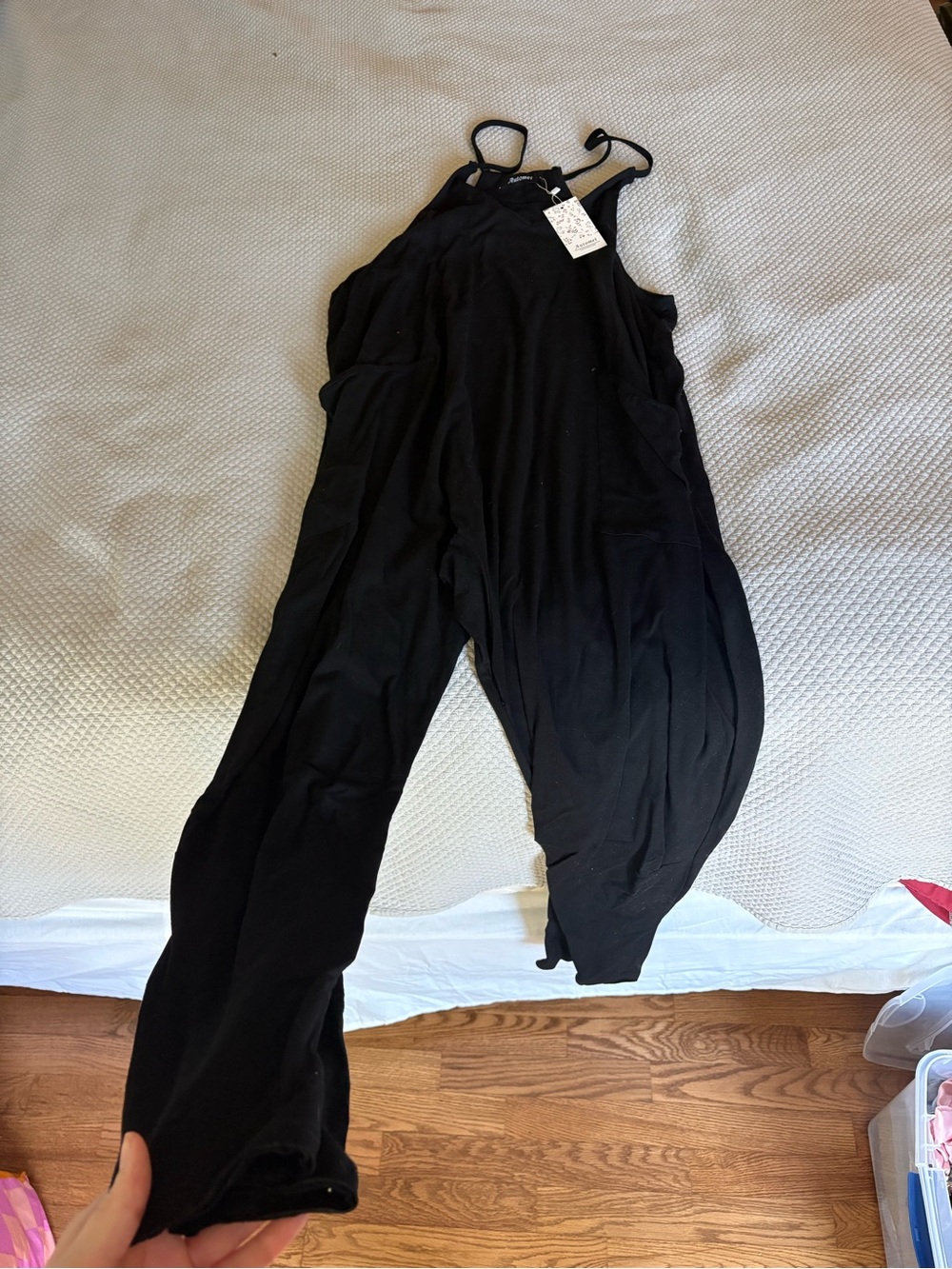 Flowy Black Sleeveless Women's Jumpsuit